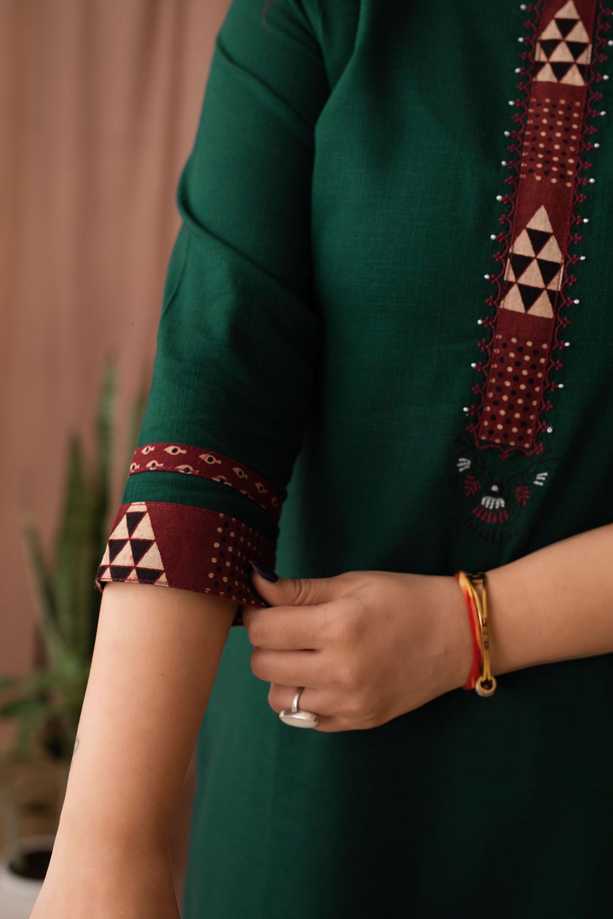 Amthi Women's Green Linen Straight Kurta For Daily Wear