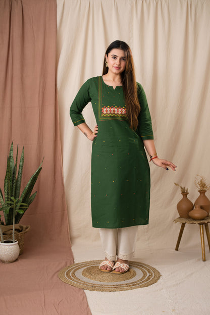Amthi Women Green Linen Cotton Embroidered Kurta
