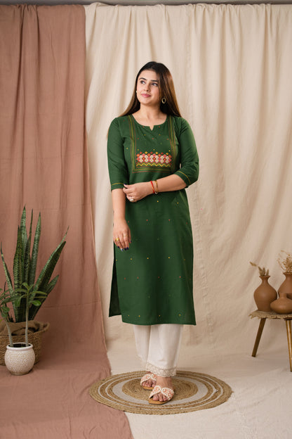 Amthi Women Green Linen Cotton Embroidered Kurta