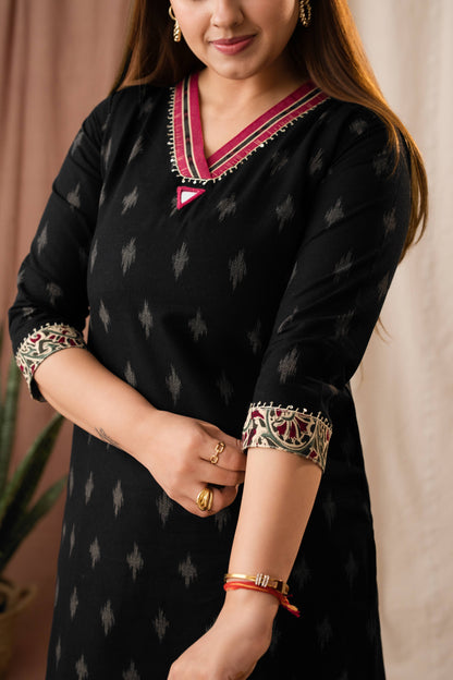 Amthi Women's Mirror Cotton Linen Ikat Printed Black Kurta
