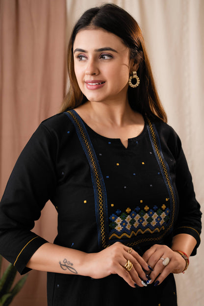 Amthi Women Black Linen Cotton Embroidered Kurta