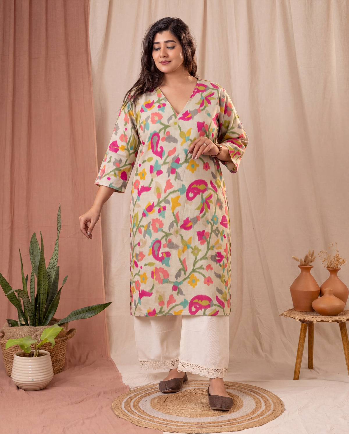 Amthi Cream Floral Printed Straight Kurta For Women