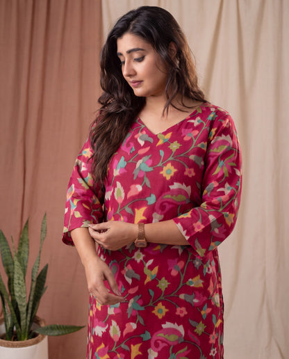 Amthi Rani Pink Floral Print Cotton Kurta for Women | V-Neck Kurti