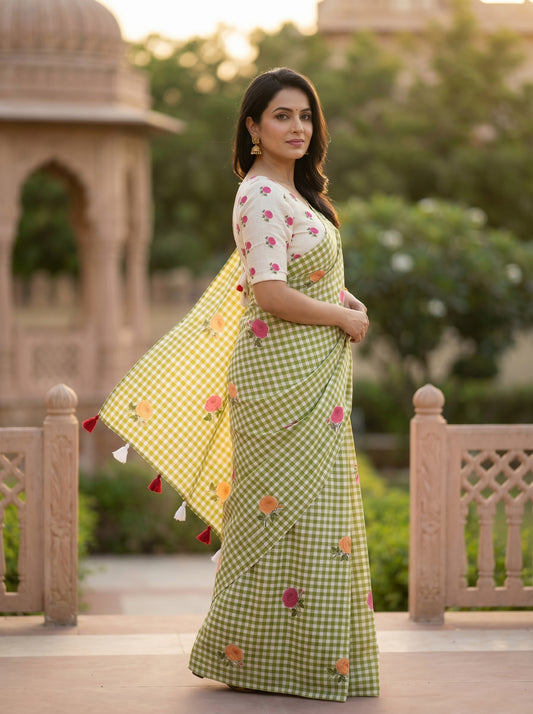 Amthi Floral Motif  Digital Print Linen Saree with White Contrast Unstitched Blouse