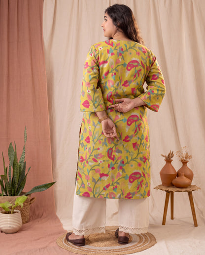 Amthi Yellow Floral Printed Straight Kurta For Women