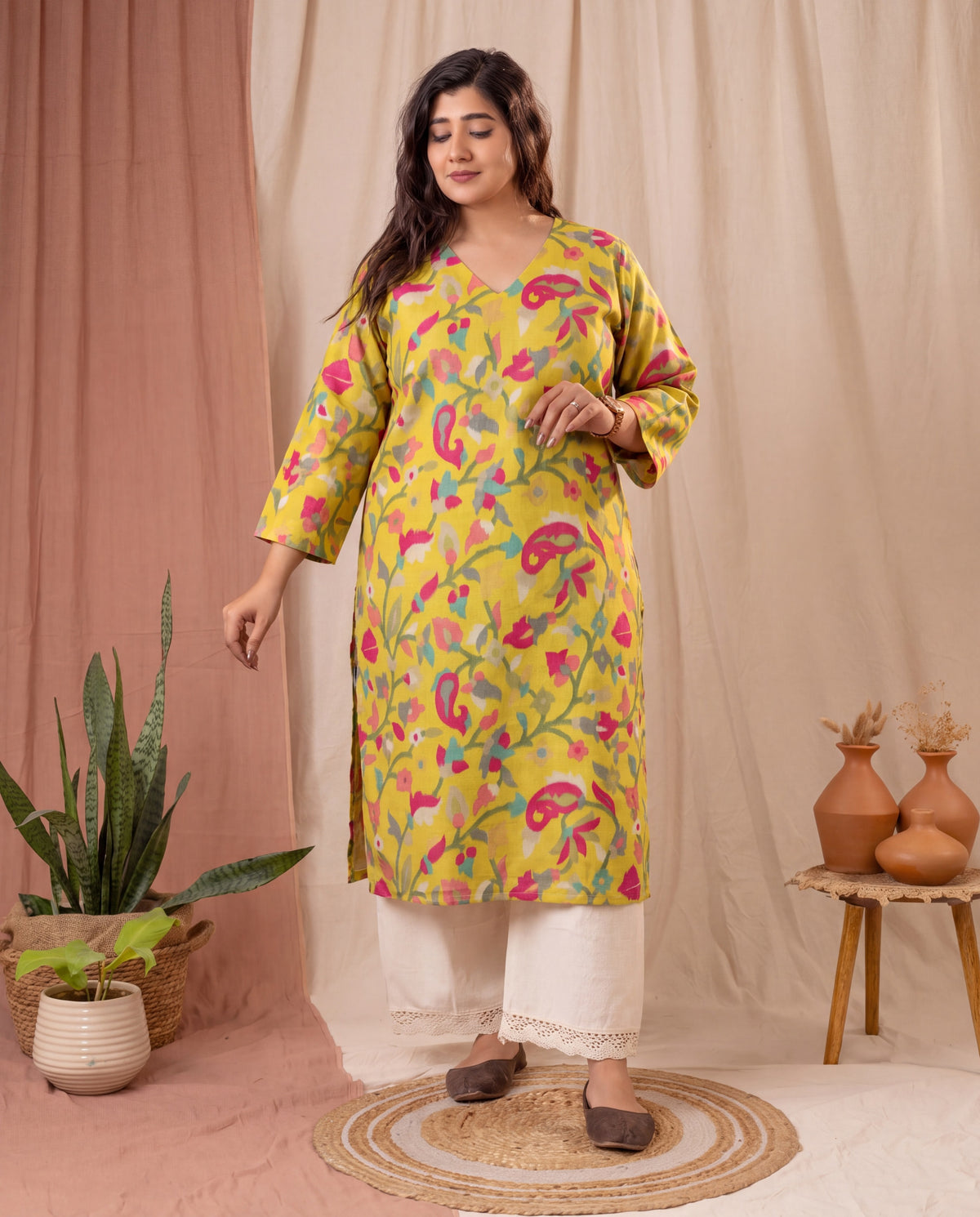 Amthi Yellow Floral Printed Straight Kurta For Women